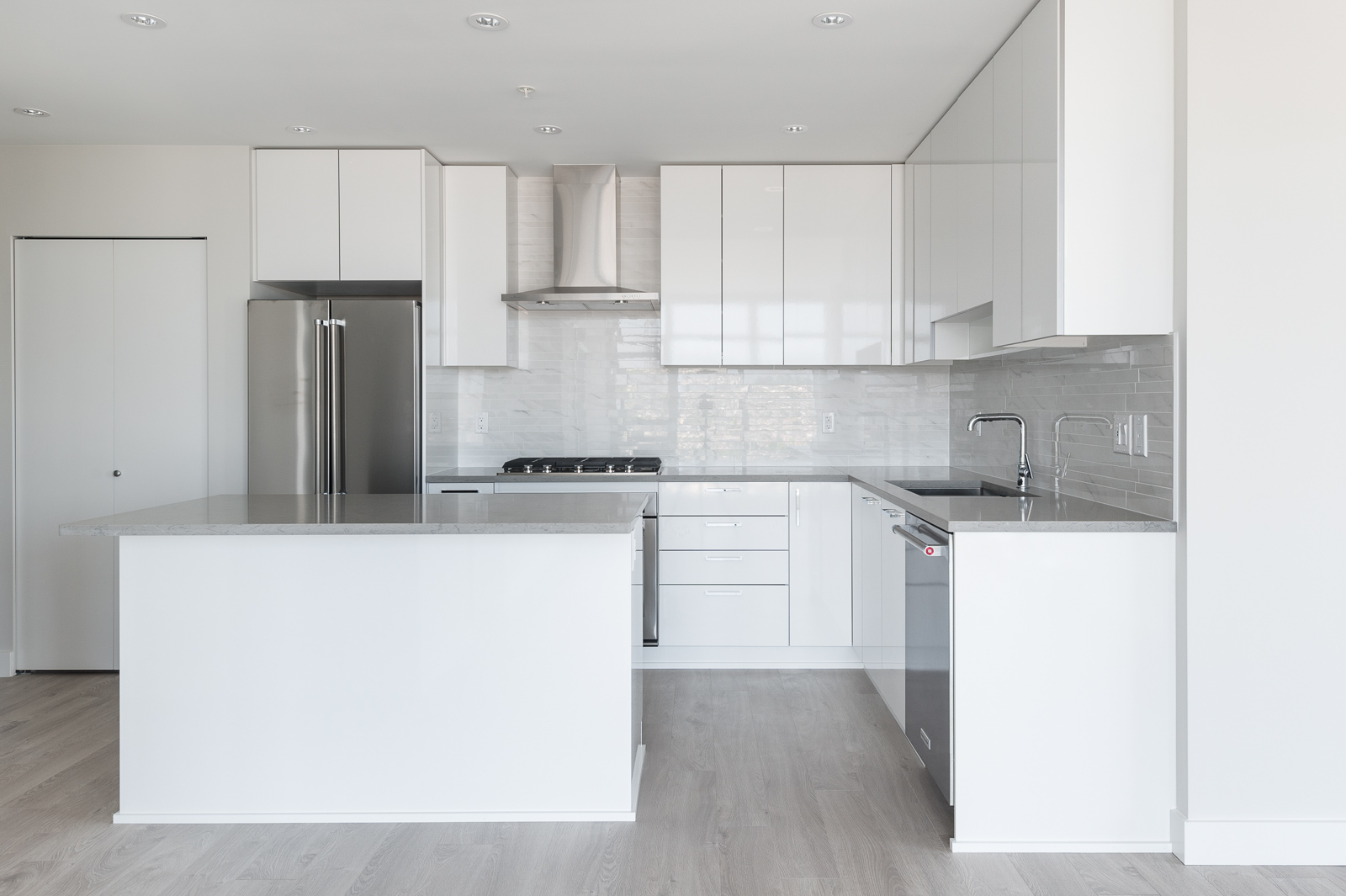 Luxury kitchen in Burnaby condo for rent