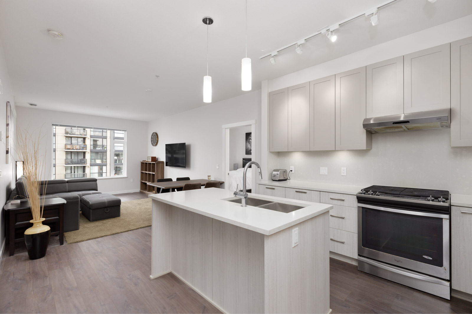 Lower Lonsdale Condo with Islands and SS Appliances