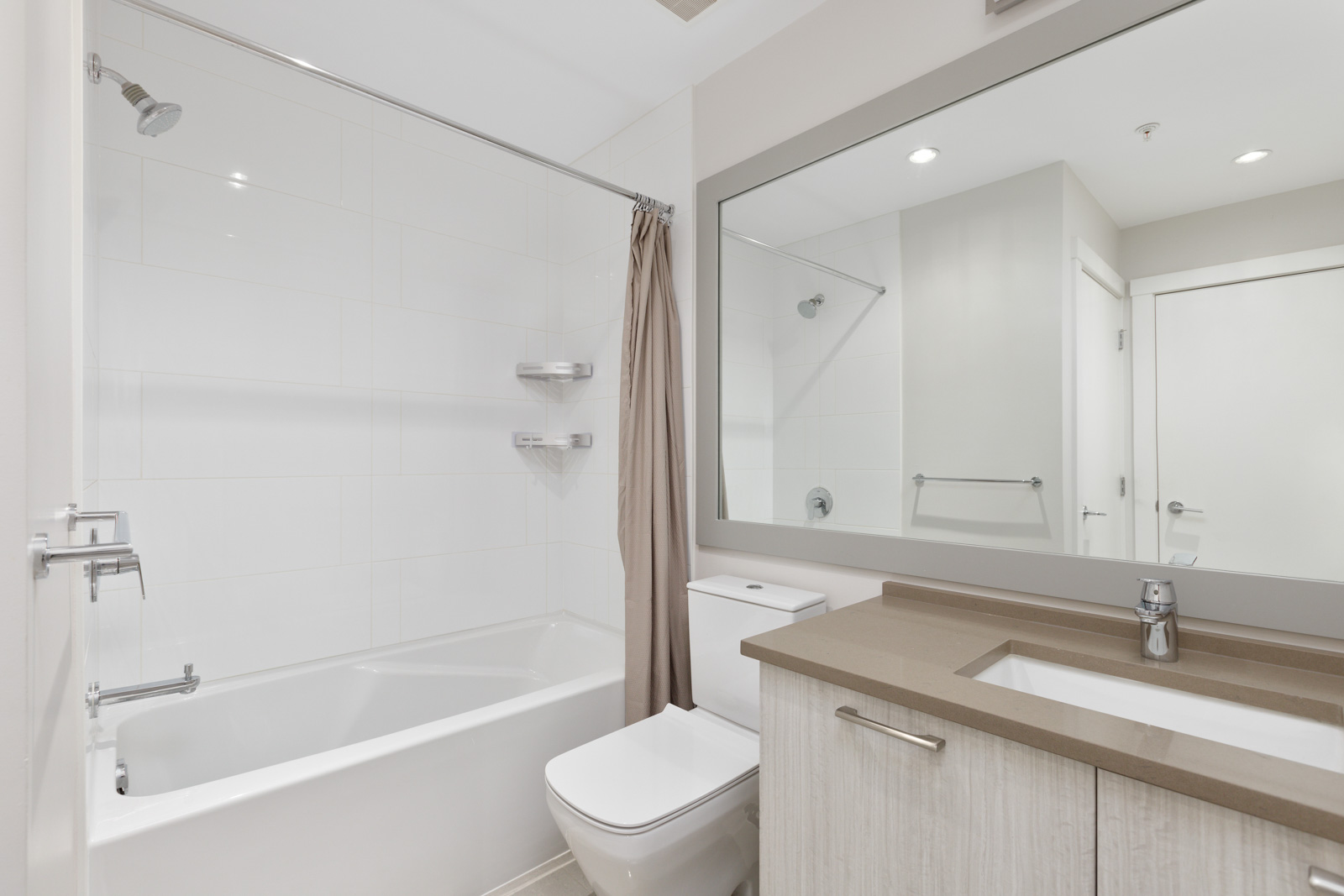 Modern Ensuite in North Vancouver Managed by Birds Nest Properties