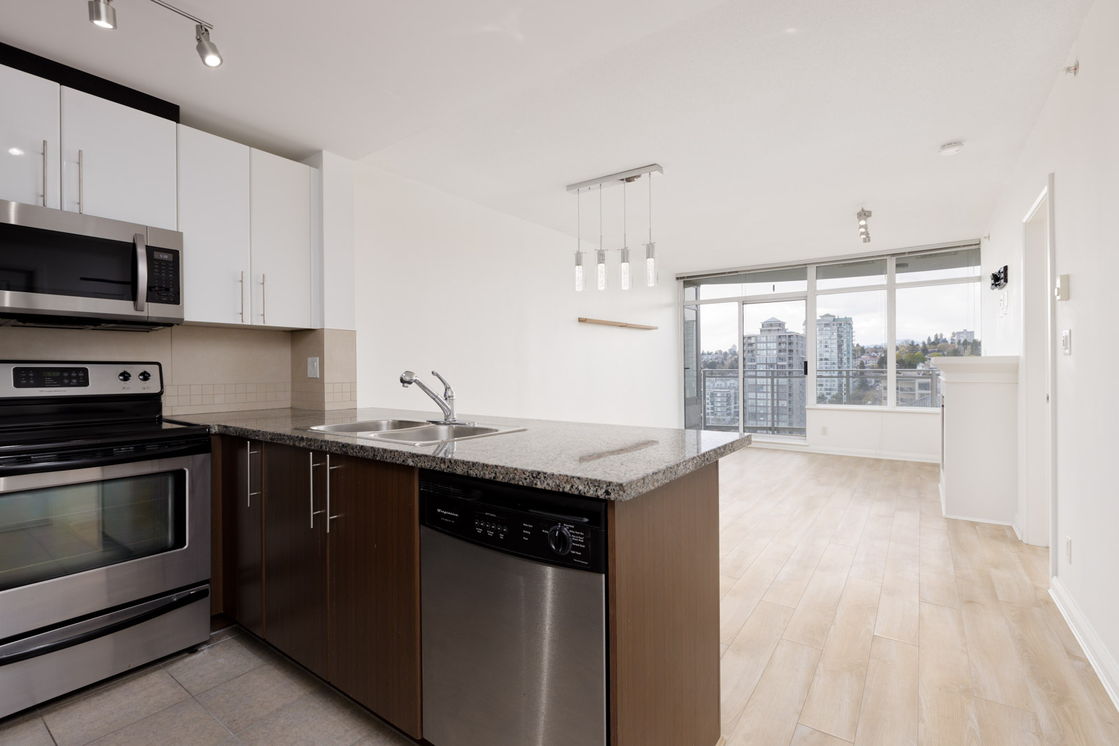 898 Carnarvon Street (22nd Floor), New Westminister Birds Nest Properties